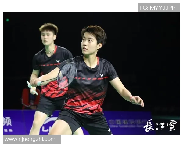 重庆羽毛球队与武汉羽毛球队赛后复盘战术分析与关键表现总结